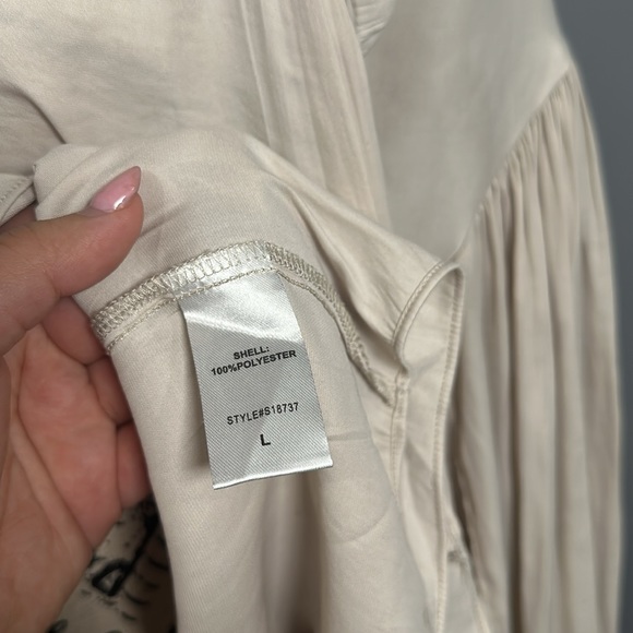 Mustard Seed Pleated Beige / Cream Ruffled Puffy Sleeve V-Neck Blouse L - Picture 6 of 6